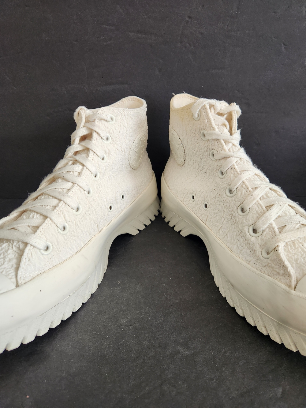 Converse CTAS Unisex Lugged 2.0 Hi Platform Sneakers Size Womens 12.5/Mens 10.5 - Picture 3 of 7